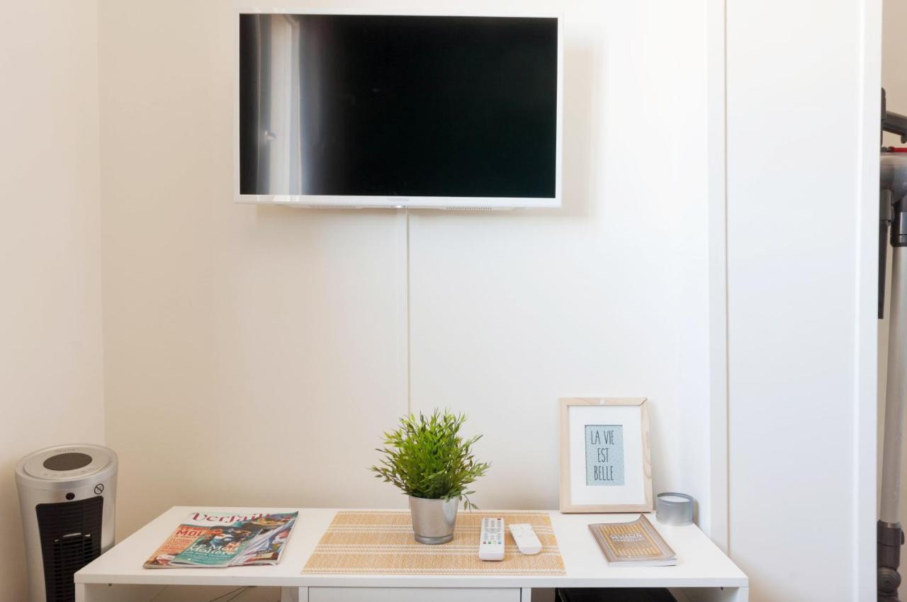 Bleu Roi Versailles Apartment Bagian luar foto